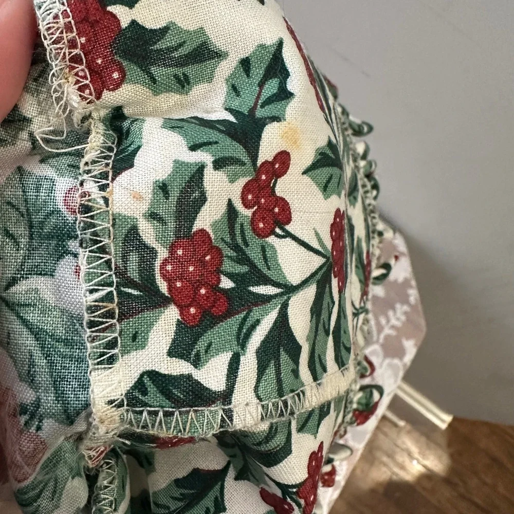 Longaberger Basket‎ Liner Holly Berry Christmas Print Ruffle Cream Green Red 7in